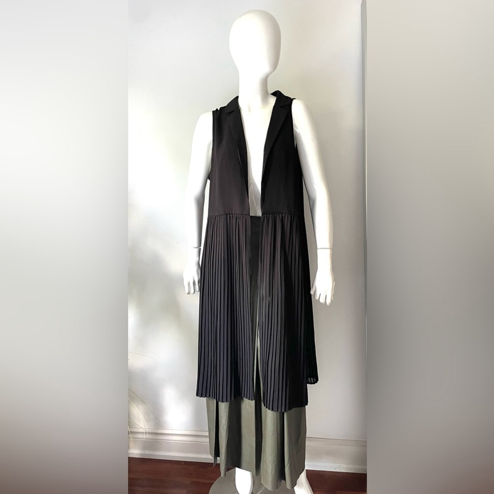 all row pleated Elegant Black Long Vest - Picture 4 of 12